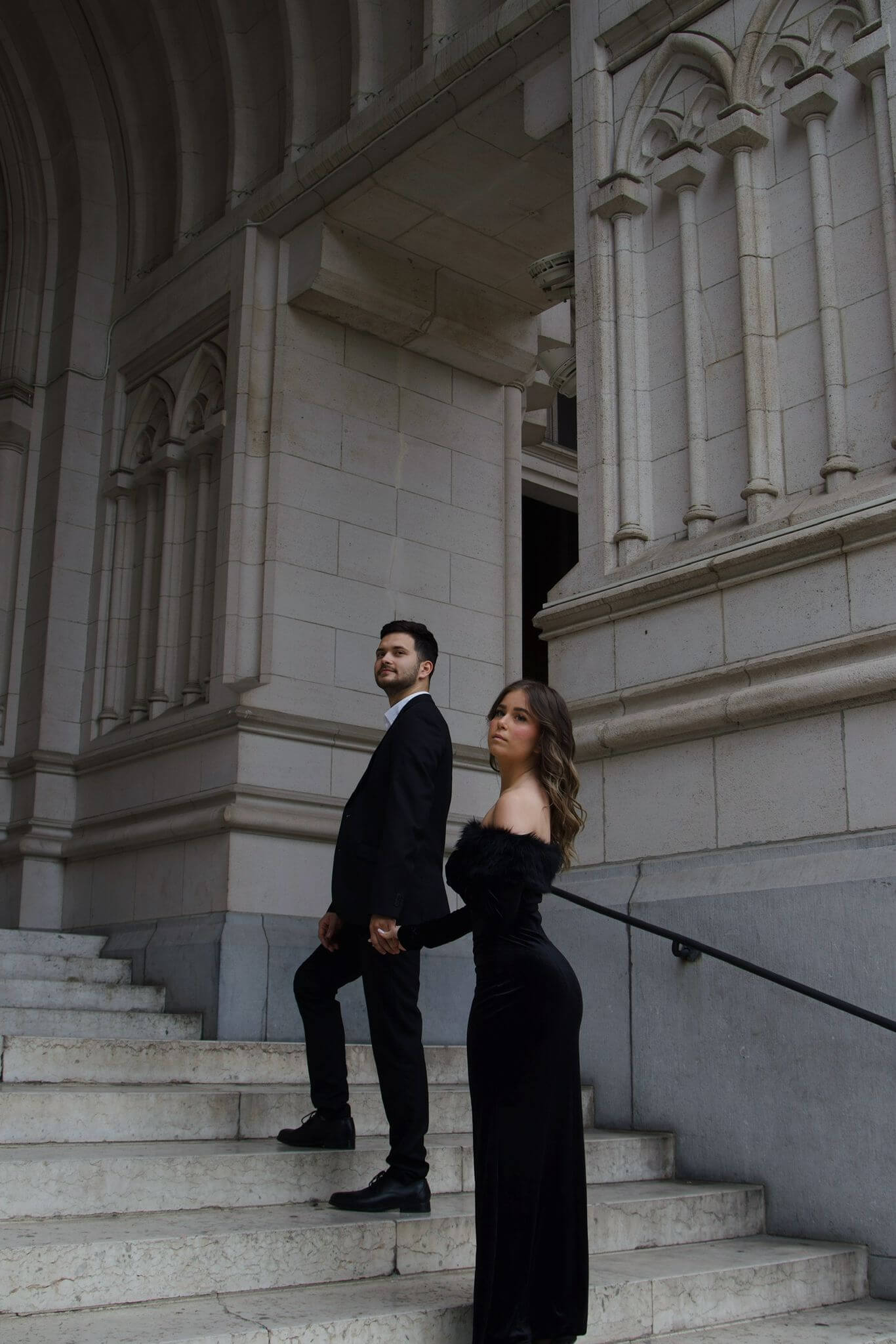 David & Damaris pe scările catedralei